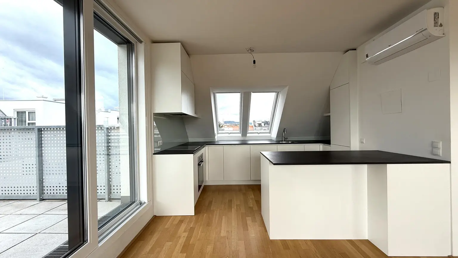 HIGH-LEVEL-PENTHOUSE mit POOL am Dach und DIREKTLIFT!!! 140m² TERRASSENFLÄCHE!!!