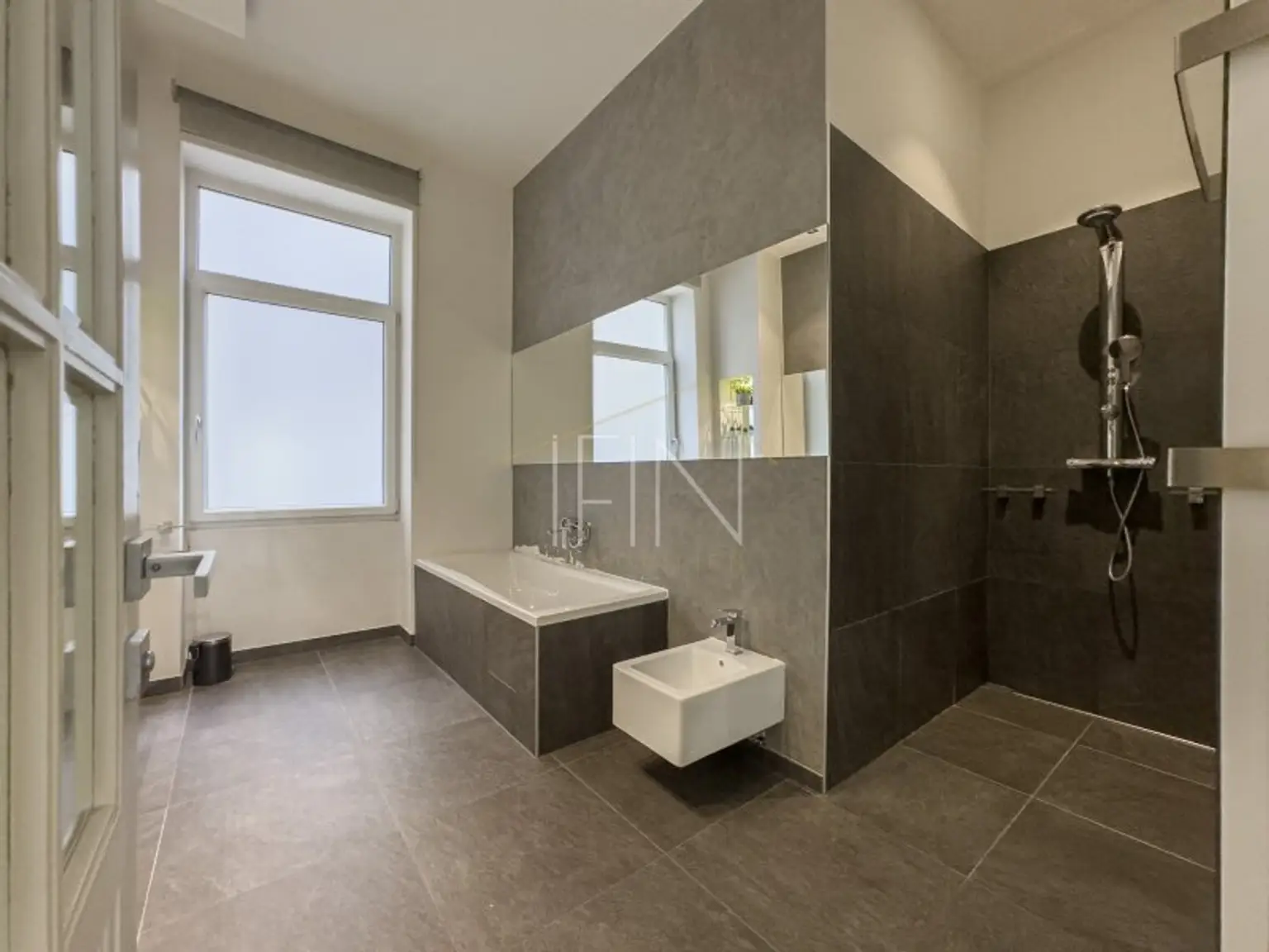 Altbauliebe trifft Wiener Klassik - 124m² Stil und Eleganz im 4. Bezirk