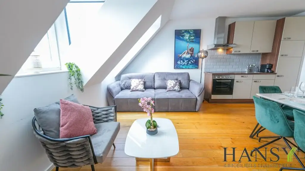 Voll möblierte Maisonette mit großer Terrasse & viel Platz – Dachgeschosswohnung in Toplage!
