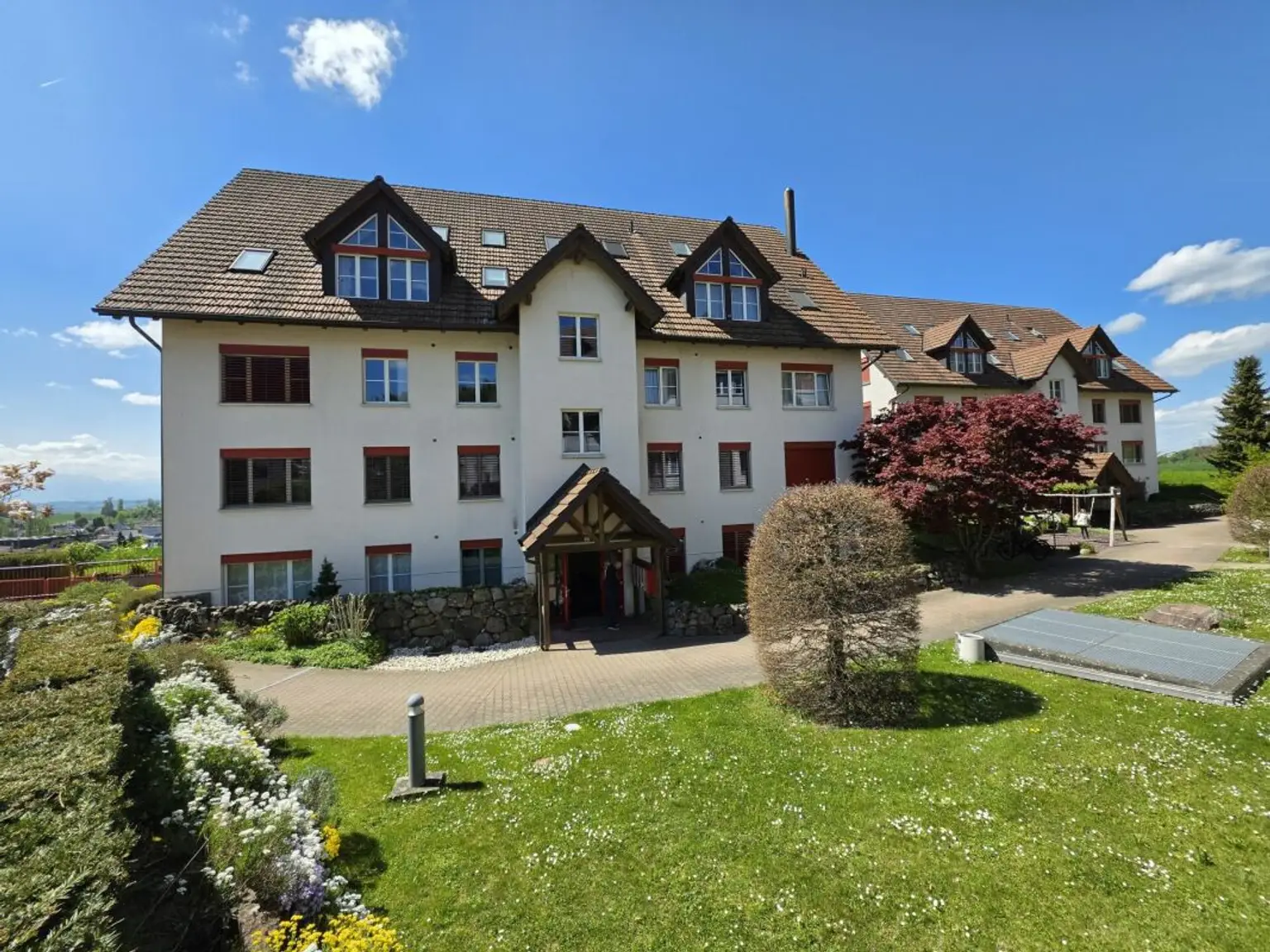Dachgeschoss Wohnung mit wunderbarer Aussicht, an ruhiger, kinderfreundlicher Lage!