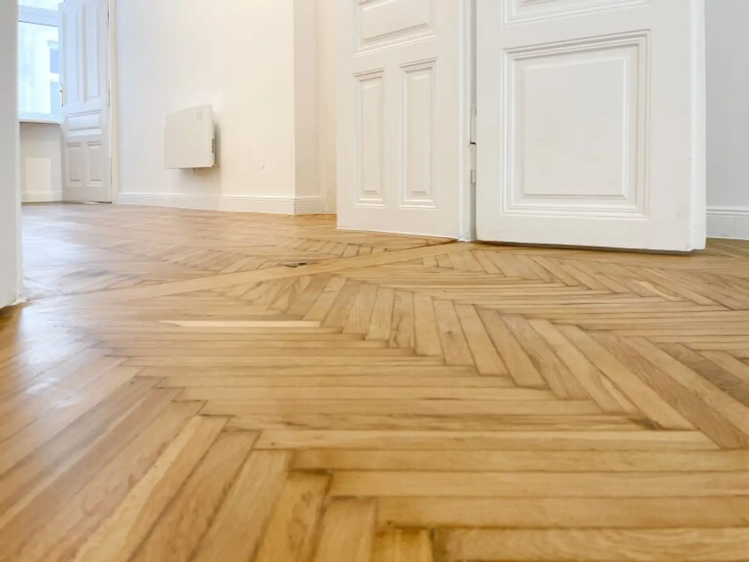 ALTBAU-TRAUM IN WÄHRING – 2,5 ZIMMER • LIFT KOMMT! • TOP LAGE HOFSTATTGASSE