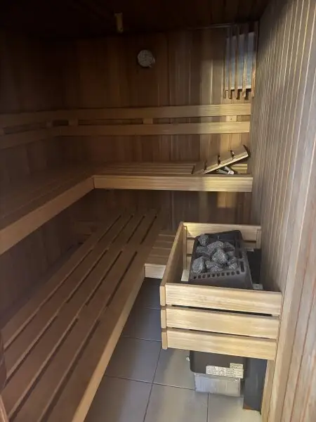 Exklusives Traum-Anwesen mit Naturteich und Gästehaus