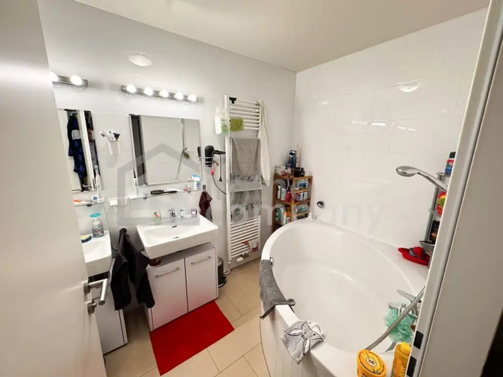 NEUWERTIGE WOHNUNG MIT ZWEI BALKONEN! Ihr neues Zuhause in Wien!