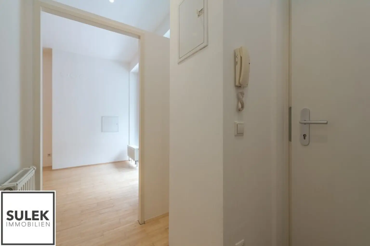 Gemütliche, ruhige 2-Zimmer Neubauwohnung mit Innenhof-Terrasse in beliebter Lage -nähe zur U6 & Mariahilfer Straße!