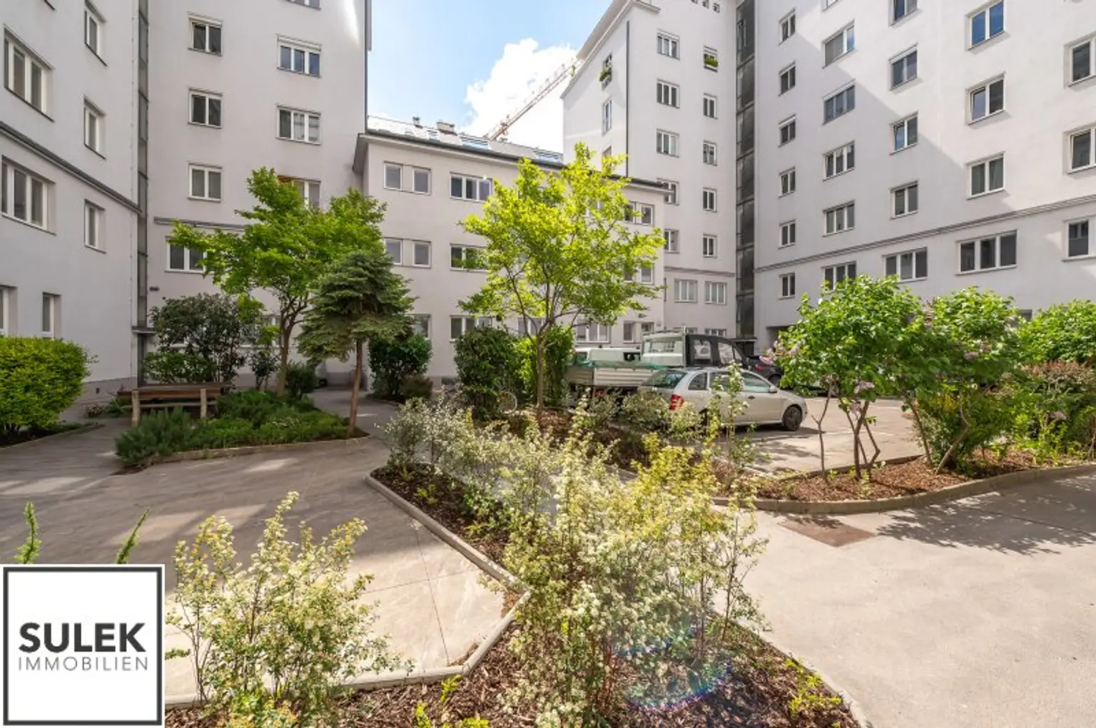schöne 2 Zimmer Wohnung in bester Innenstadtlage - ab Oktober beziehbar! (Erstbezug nach Sanierung)