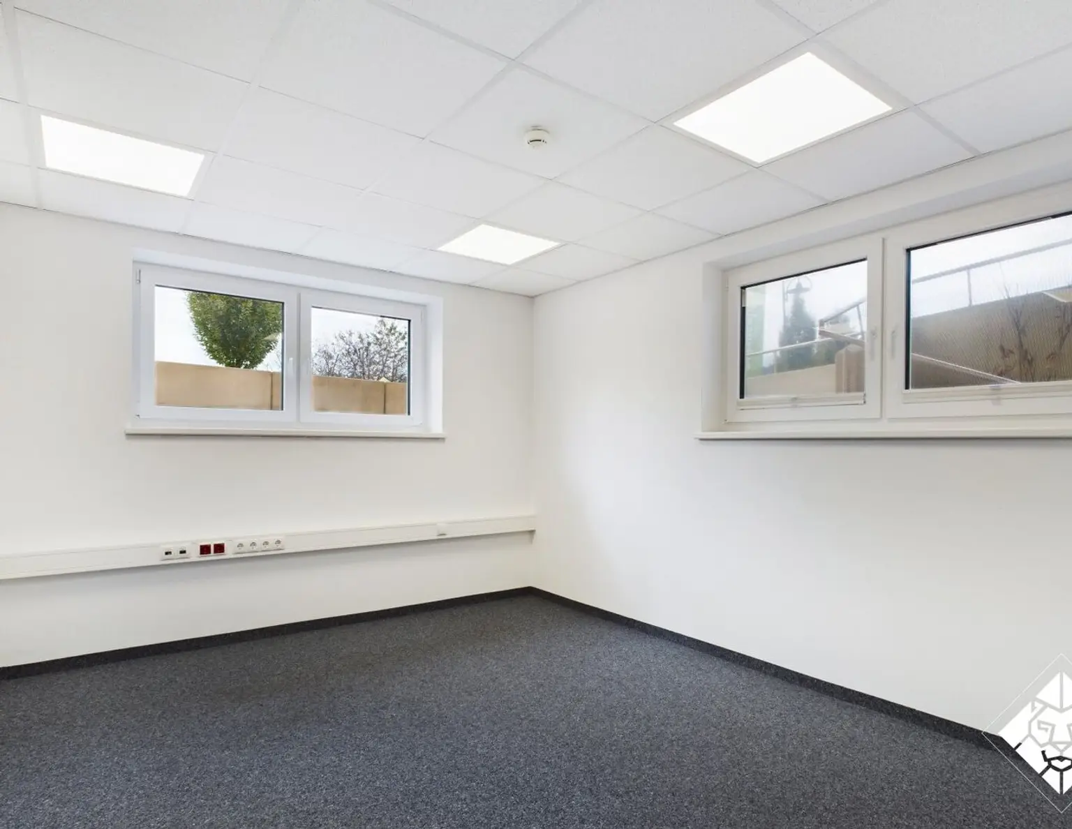 Moderne Gewerbefläche: Flexibles Büro, Praxis oder Lagerraum in Top-Lage