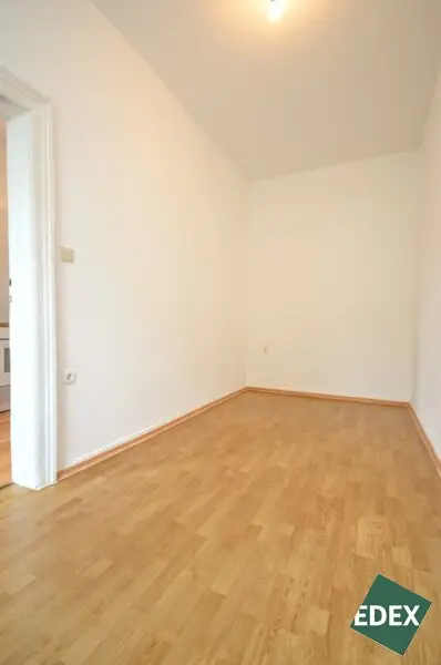 Schöne 2-Zimmer-Ordination/Praxis direkt auf der Hernalser Hauptstraße