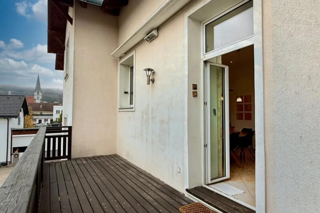 Großzügige Altbauwohnung im Zentrum von Pressbaum