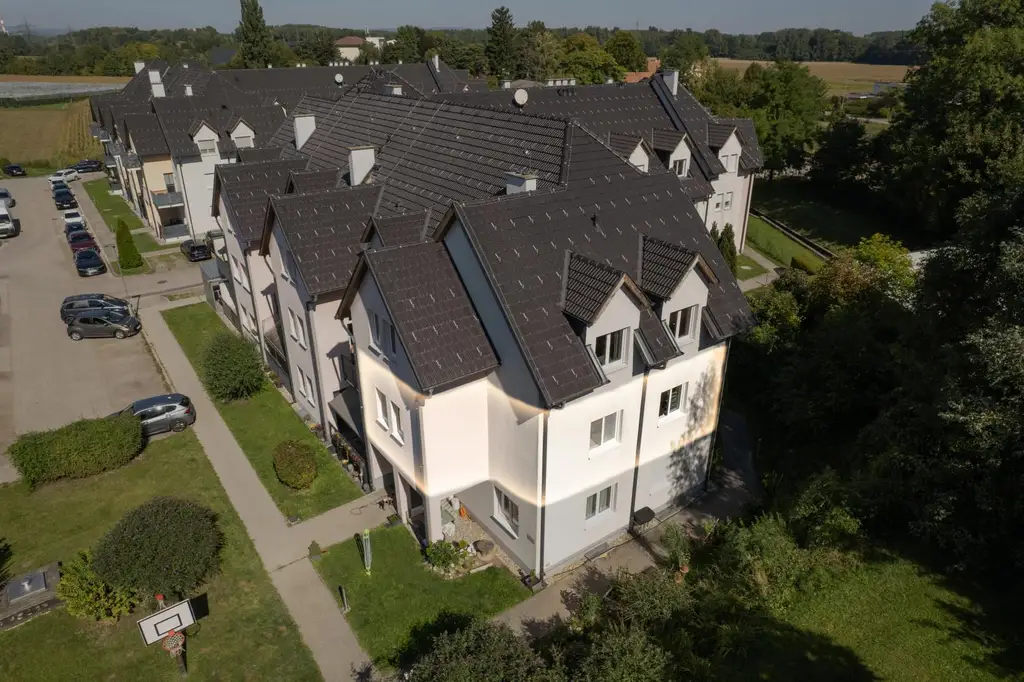 Schöne 3 Zimmer Wohnung mit Ausblick ins Grüne