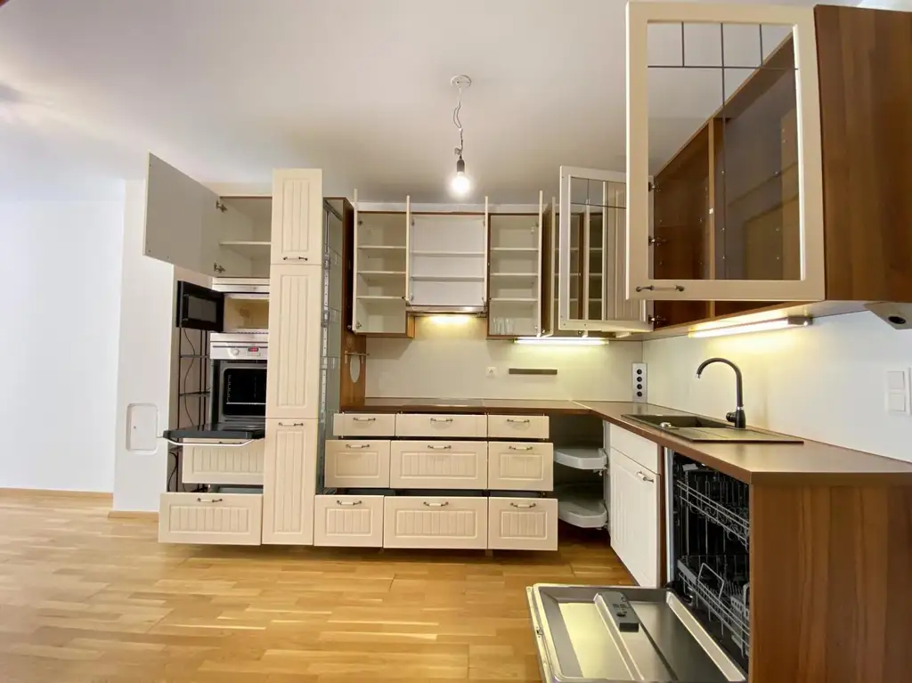 3 ZIMMER GARTENWOHNUNG | RUHE | VIEL STAURAUM | TERRASSE | 2 WC | GARAGE | EINBAUKÜCHE