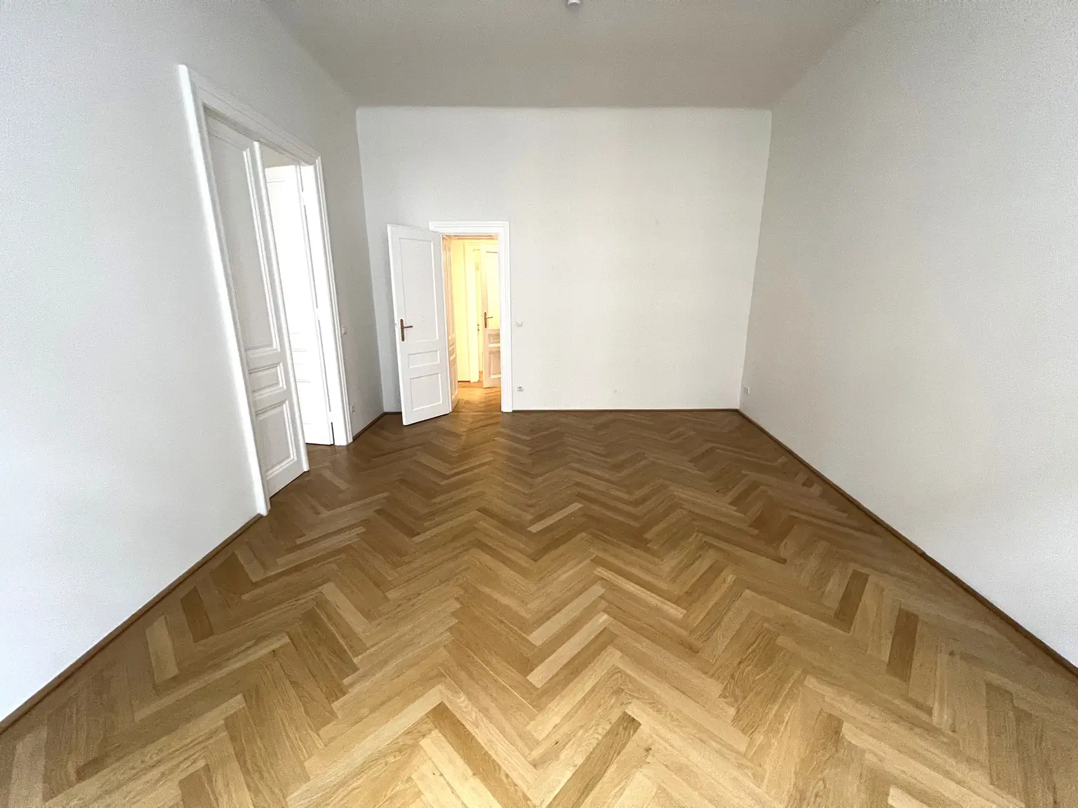 Charmante 4-Zimmer-Altbauwohnung in ruhiger Straße nahe Belvedere