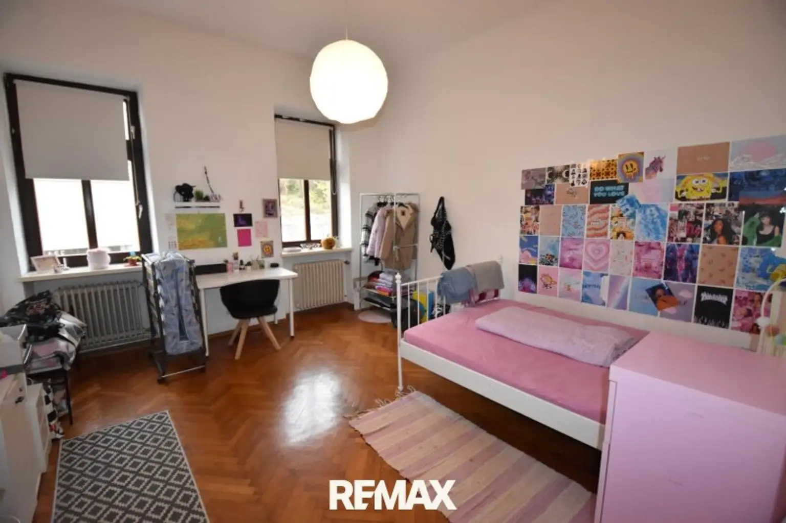 Schlafzimmer 1