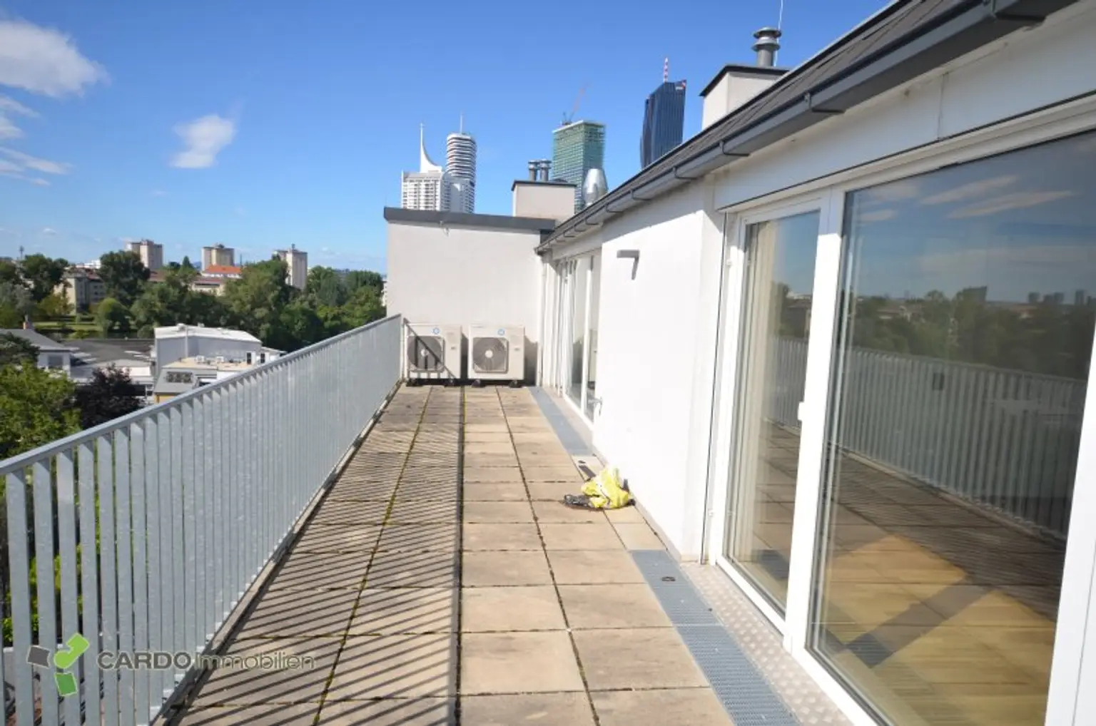 Maissonette, Attraktive Gewerbefläche zu vermieten – ca. 260 m², Nähe UNO City & U-Bahn