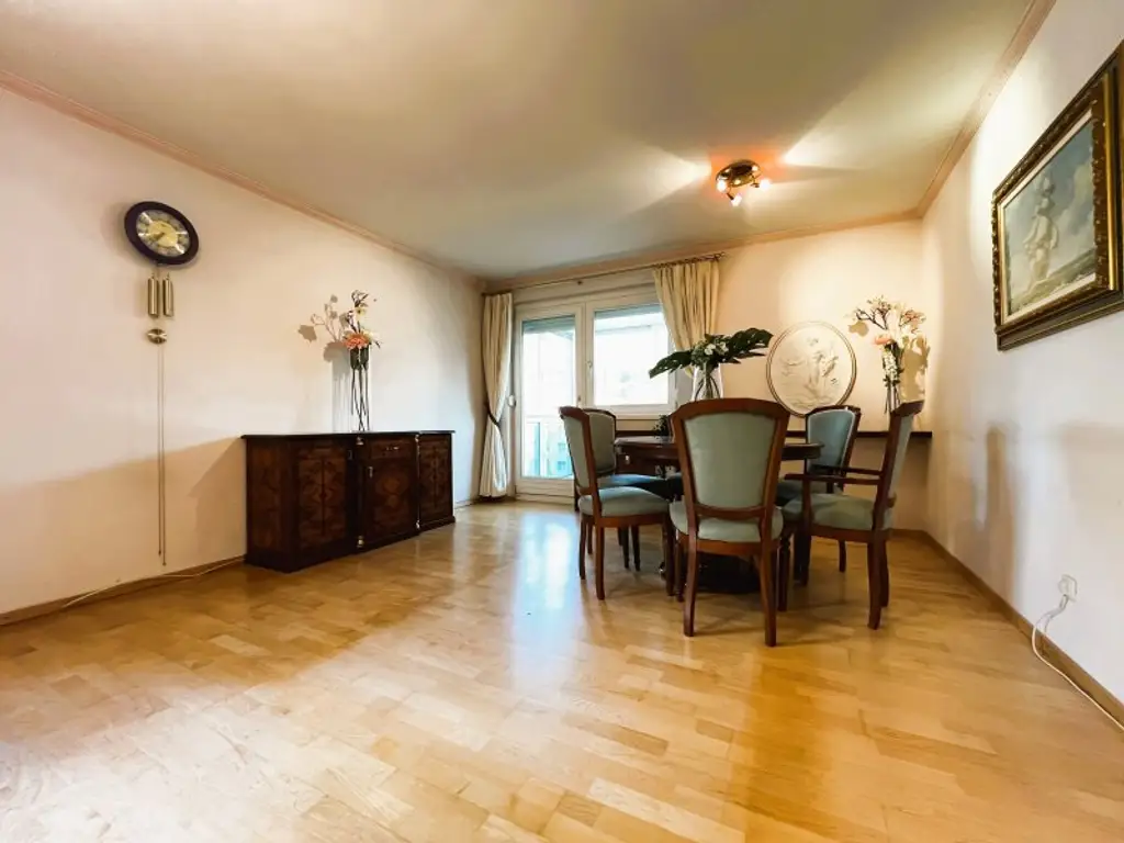 WOHNEN MIT AUSBLICK: Wunderschöne 3-Zimmerwohnung mit 2 verglasten Balkonen nahe Stadtgrenze von INNSBRUCK!