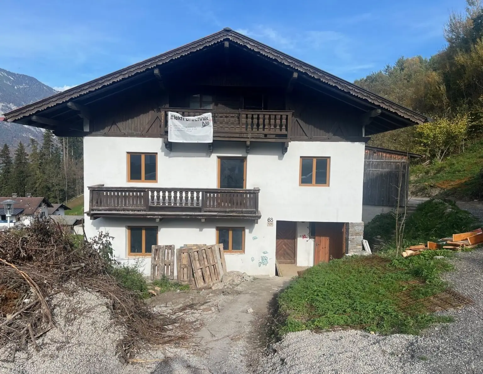 Baugrundstück mit Altbestand in Aussichtslage