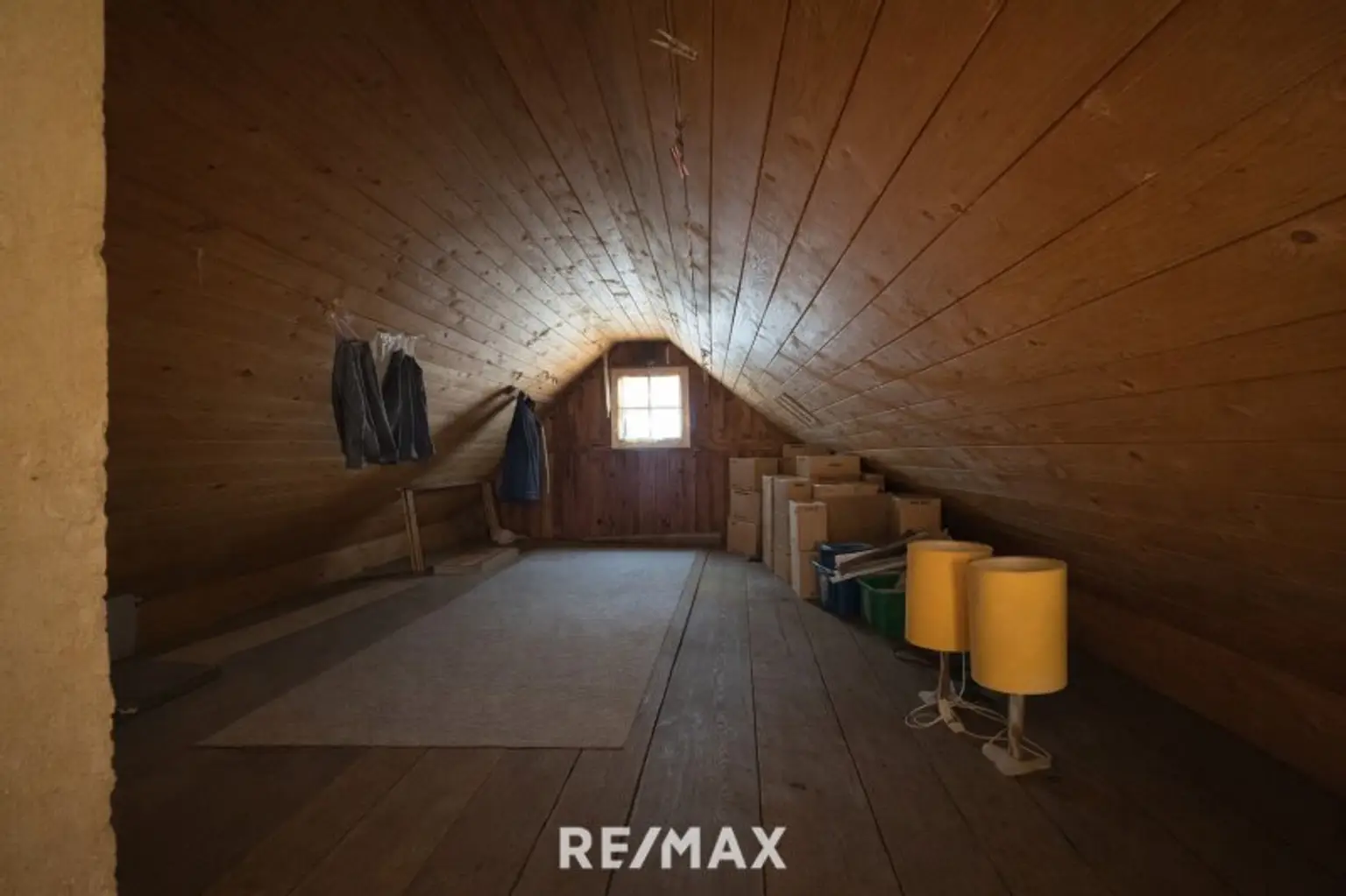 *** Charmantes teilsaniertes Landanwesen mit 10.978 m² Grund – Ruhe, Natur und vielseitige Nutzungsmöglichkeiten nur wenige Minuten zum grünen See ***