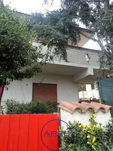 ITALIEN - Unweit von Rom wartet dieser herrliche Villenanteil innerhalb einer exklusiven Anlage mit Privatstrand auf Sie!