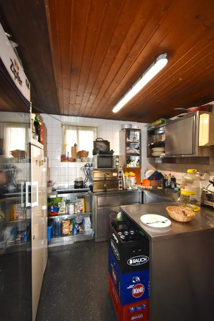 Vermieteter Gastronomiebetrieb mit separater Wohneinheit in zentraler Lage! Nähe BMW, SKF!!