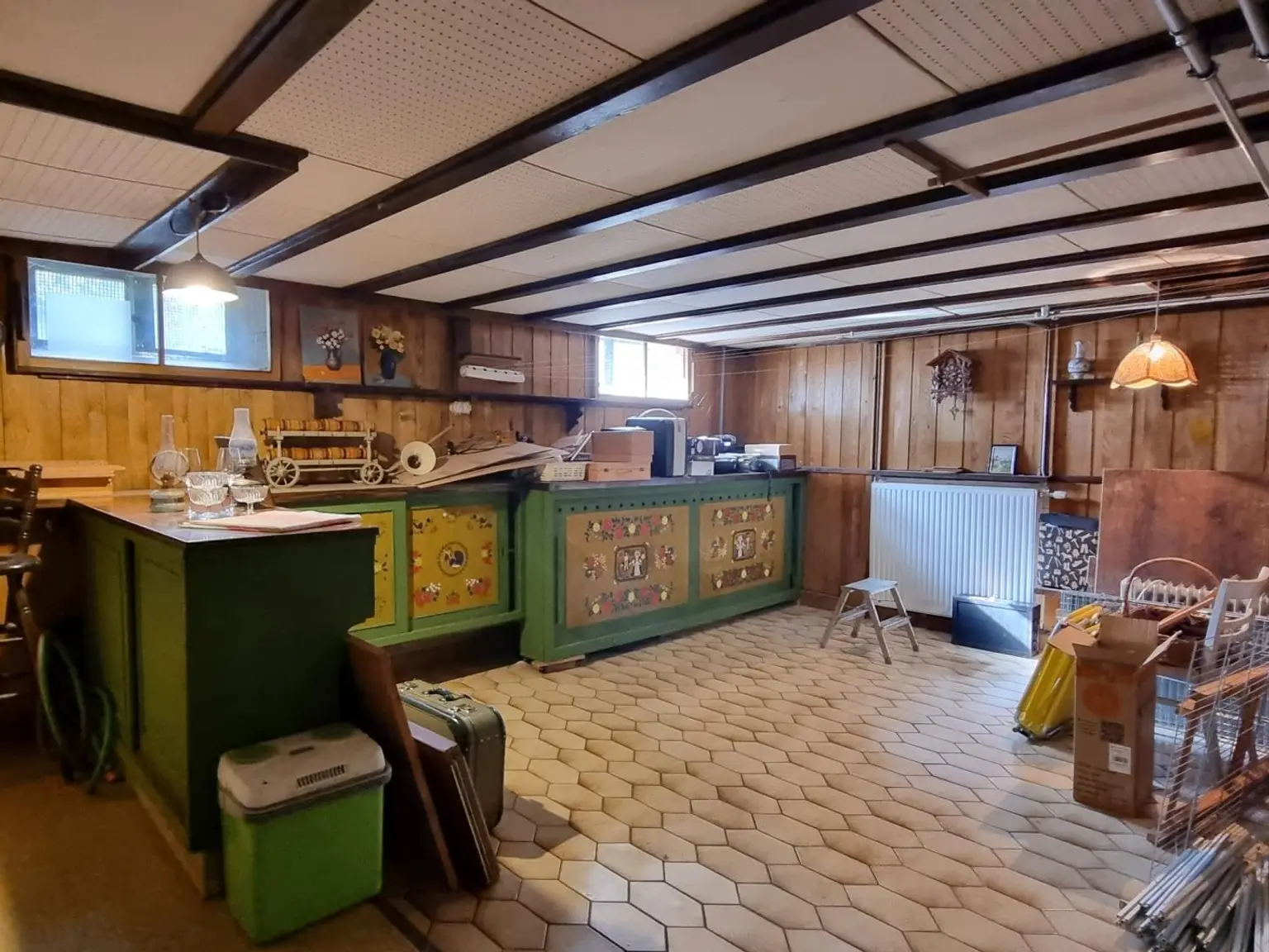 GERÄUMIGES EIN / ZWEIFAMILIENHAUS IN SONNIGER LAGE