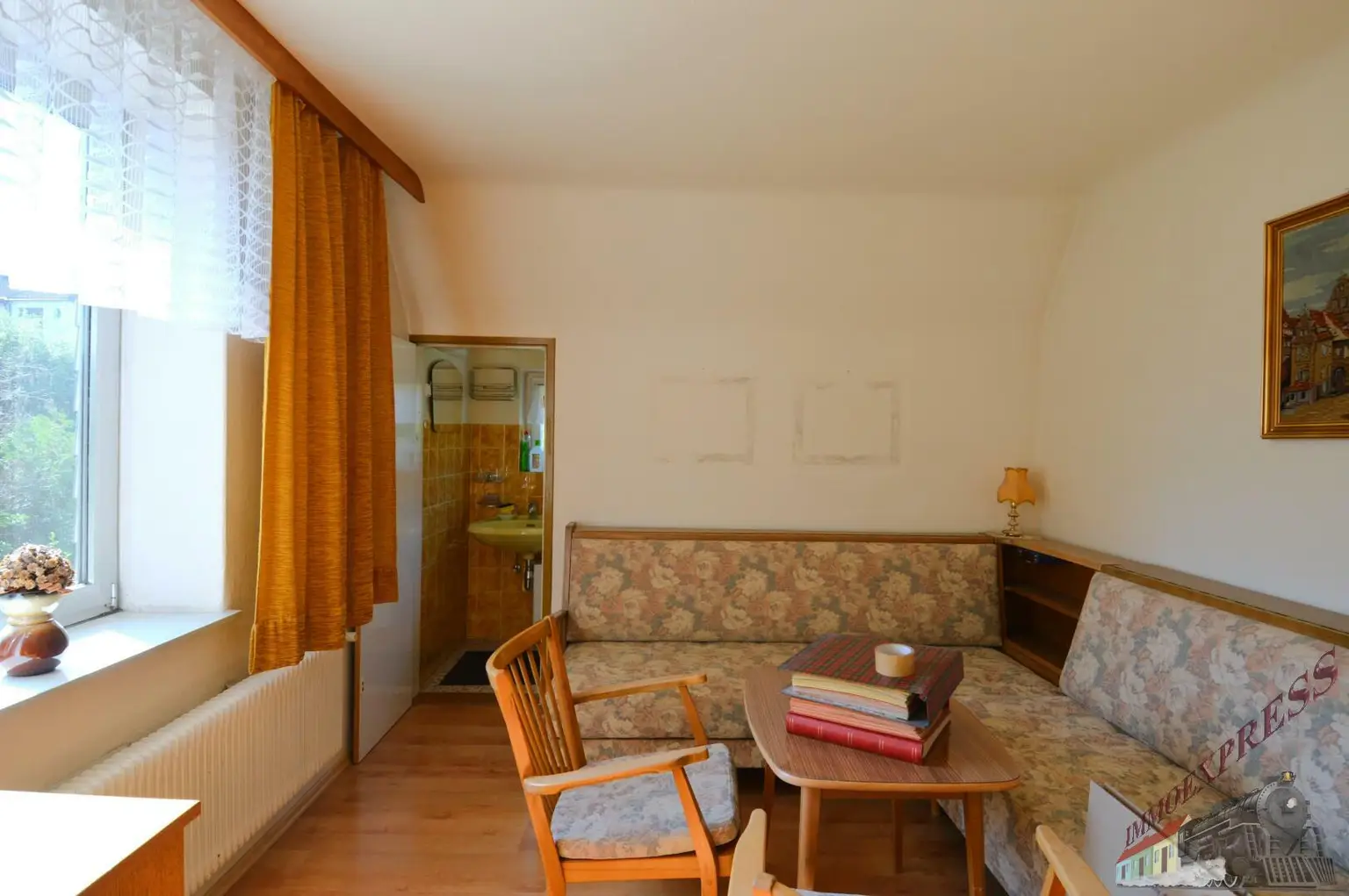 Einfamilienhaus mit Gäste-/Sommerhaus und 2 Garagen - Fernblick