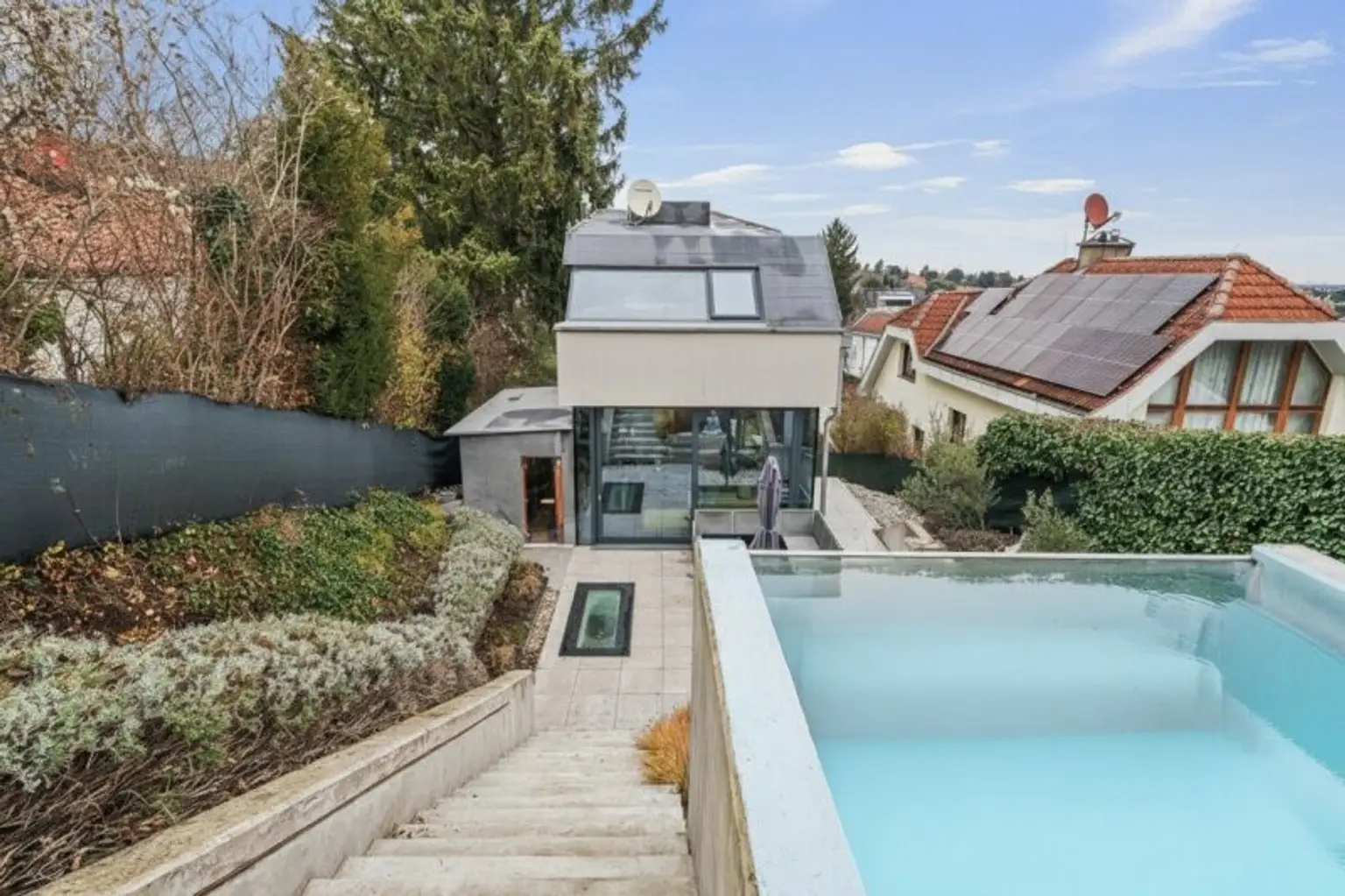 Architektenvilla mit Pool und Biosauna in 1230 Wien-Mauer