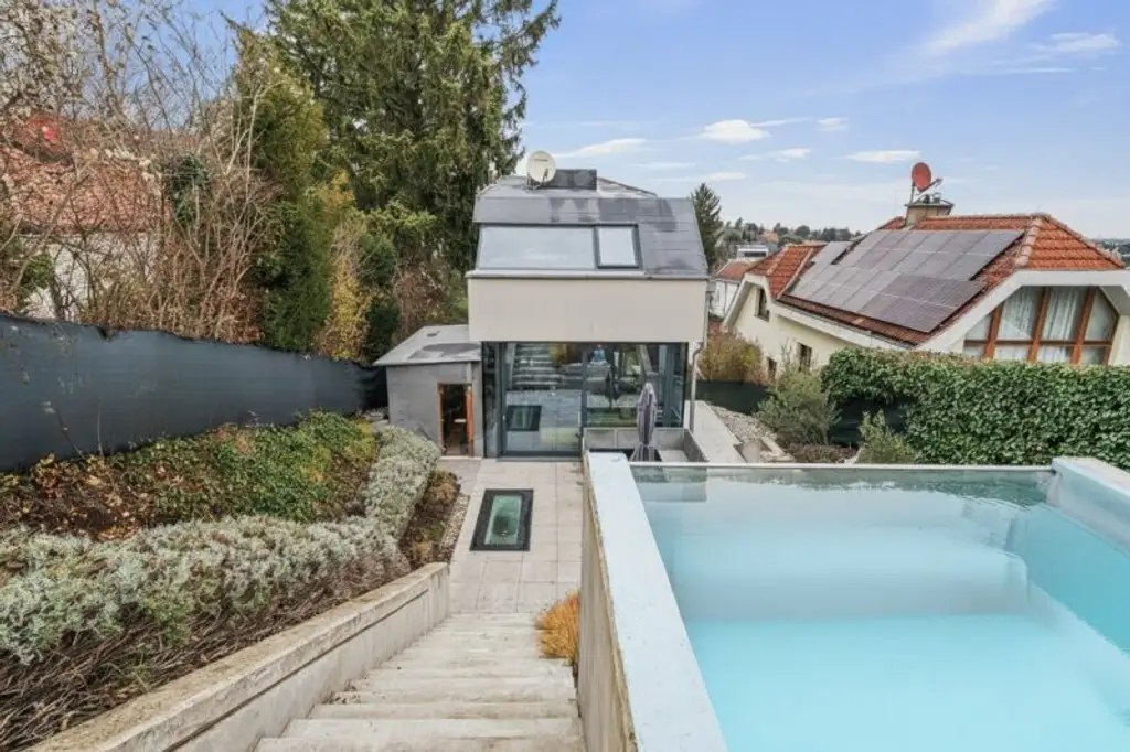 Architektenvilla mit Pool und Biosauna in 1230 Wien-Mauer