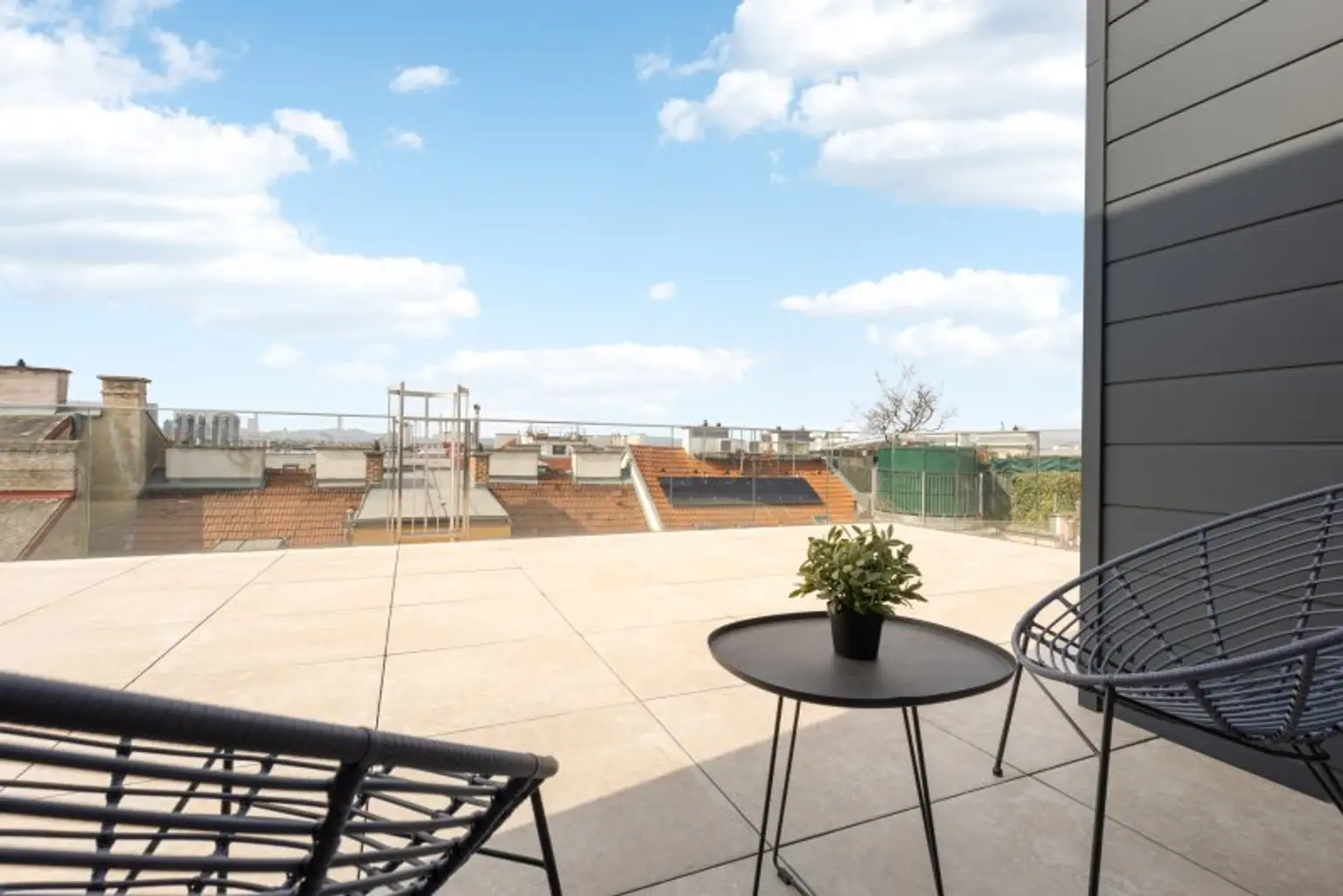 PENTHOUSE MIT TRAUMHAFTER TERRASSE AUF EINER EBENE