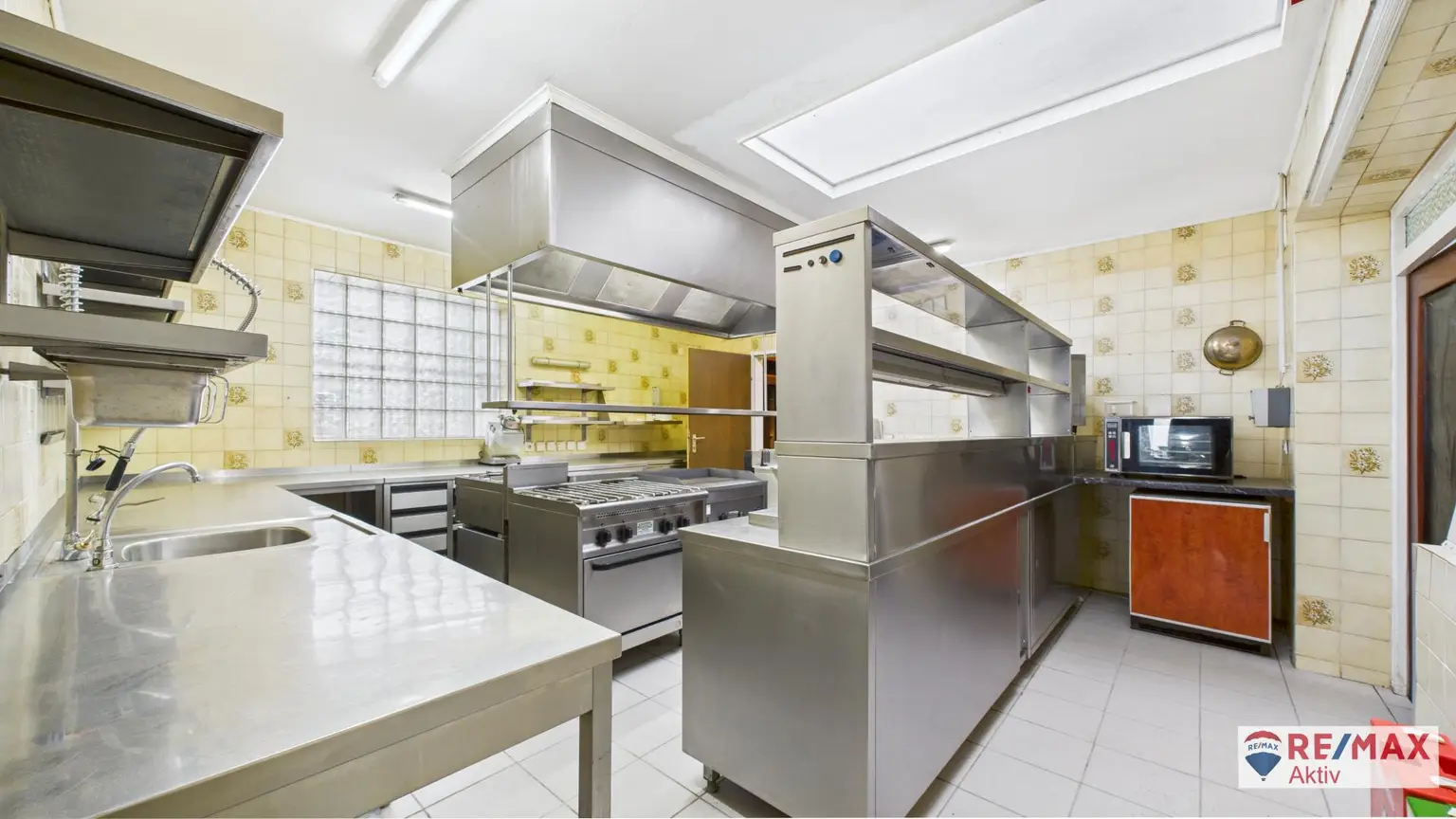 Voll ausgestattetes Gasthaus mit Wohnung in Angern an der March