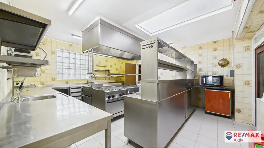 Voll ausgestattetes Gasthaus mit Wohnung in Angern an der March