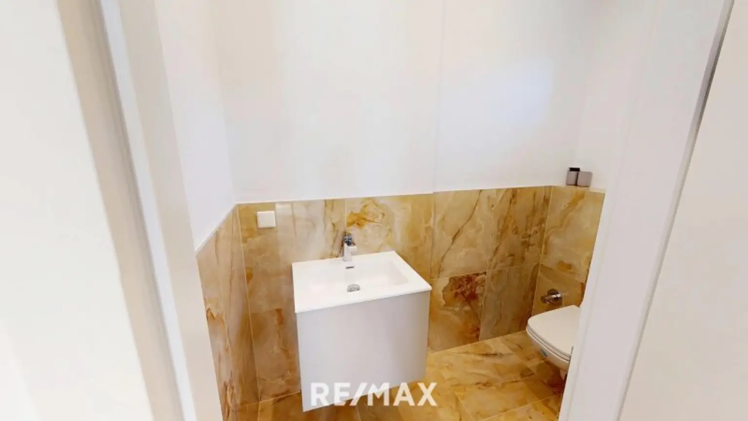 ETWAS GANZ BESONDERES Neuwertige Villa in Grün und Ruhelage mit gepflegtem Garten in privilegierter Lage Wien 1210