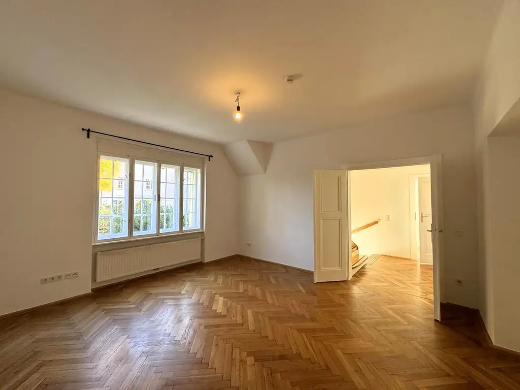 Charmante Alt-Patrizier Villa 3 Schlafzimmer, 4 Bäder + Wohnkeller // Charming old patrician villa, 3 bedrooms, 4 bathrooms + basement living area //