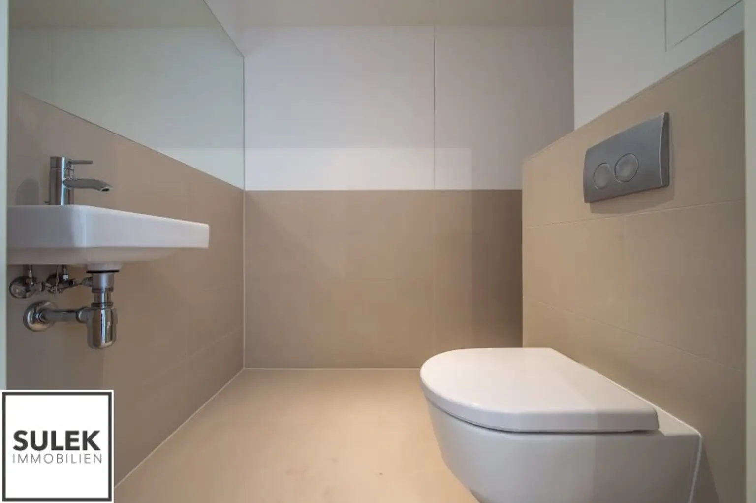 *Ab Februar* Helle 2 Zimmer Dachgeschosswohnung mit hofseitiger Terrasse - Abendsonne auf der eigenen Terrasse genießen! // ab 02/26 **VIDEO**