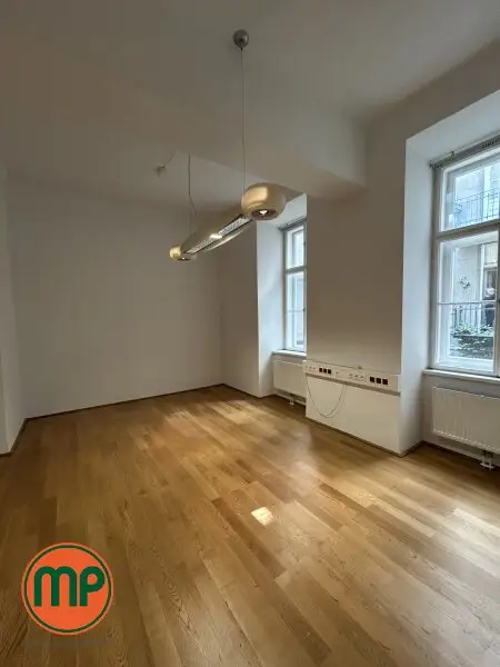Altbau-Büro mit Flair in Toplage inkl. Alarmanlage und Sicherheitstüre
