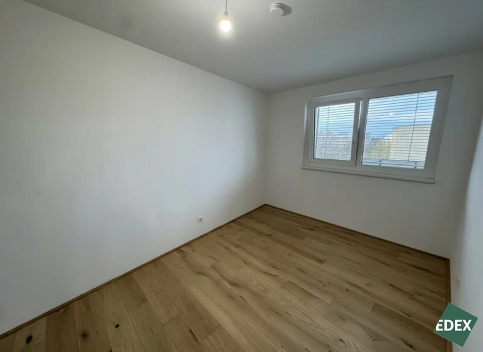 2-Zimmer-Wohnung mit Balkon direkt bei der U3 - perfekt für Singles oder Paare