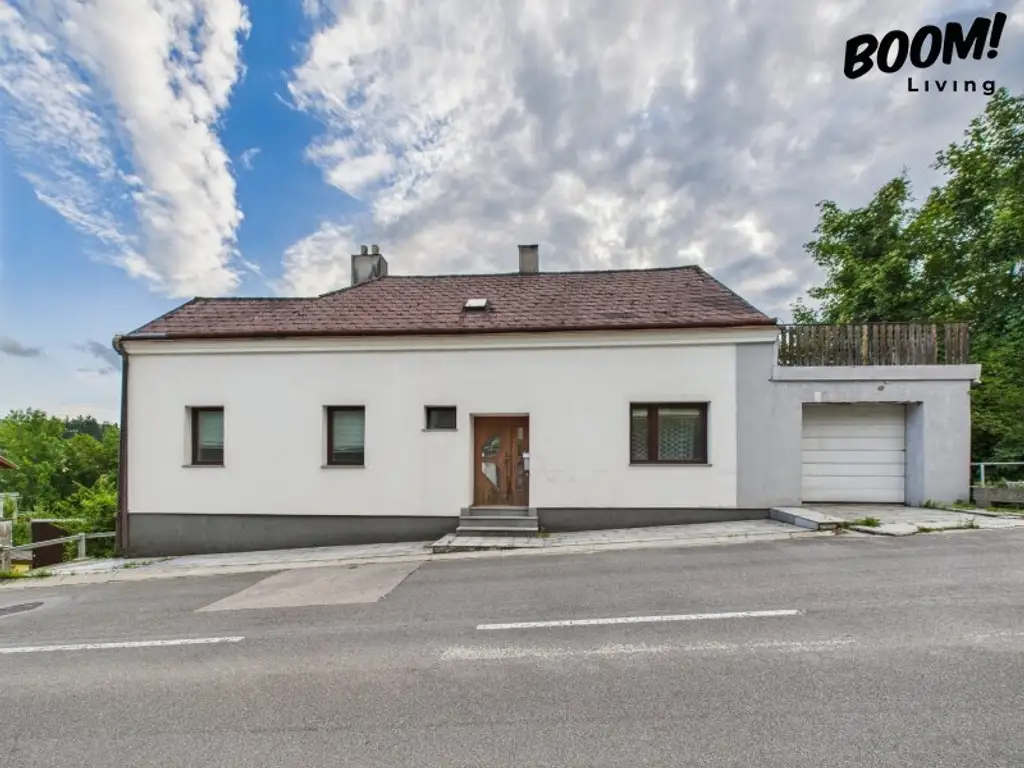 Attraktives, sanierungsbedürftiges Ein-/Mehrfamilienhaus mit viel Potenzial in Amstetten!
