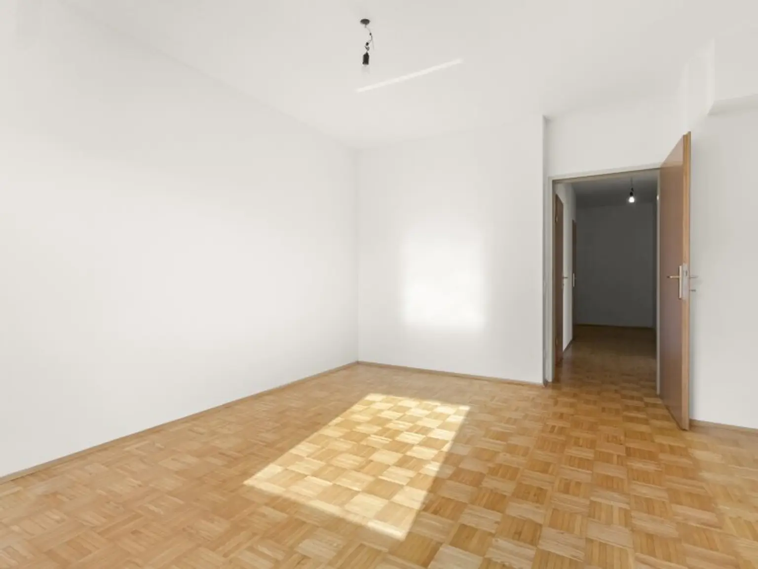 Schöne, sonnendurchflutete, ruhige und junge 94,00m² 3 Zi Wohnung in Viktring - Rekabachweg