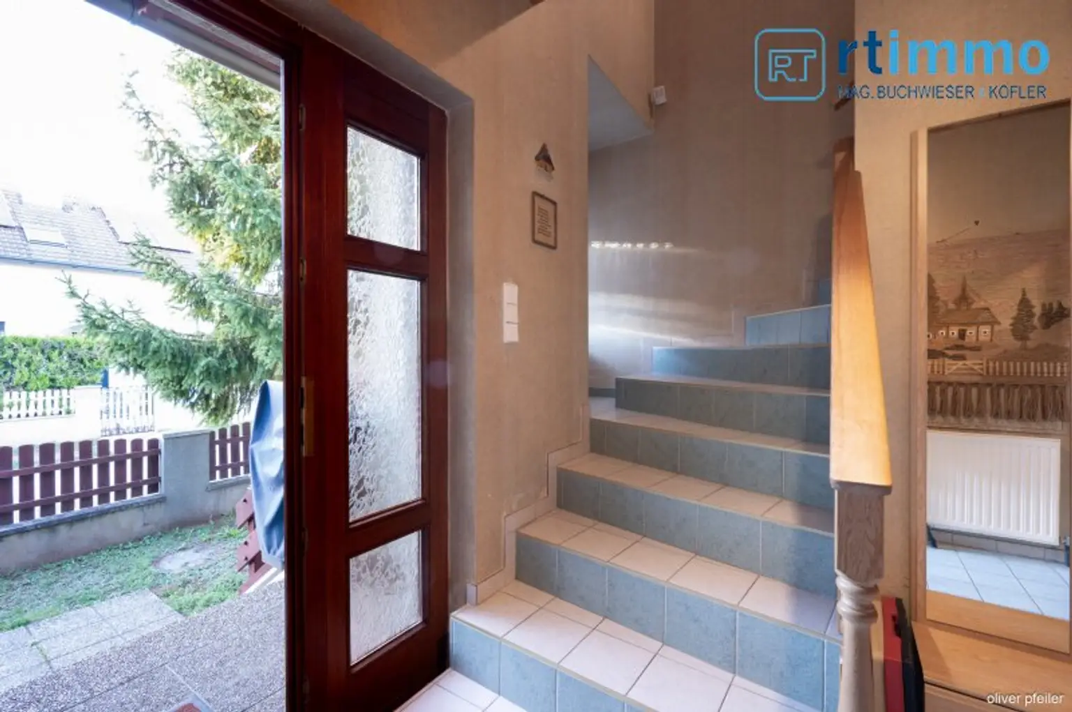 SCHÖNES FAMILIENHAUS mit Wintergarten und Garage in ruhiger Lage zu mieten!
