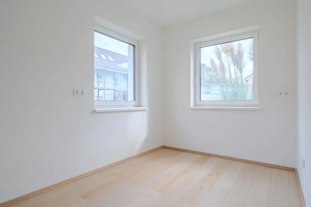 Herbstaktion: Modernes Mittelreihenhaus mit Burgblick