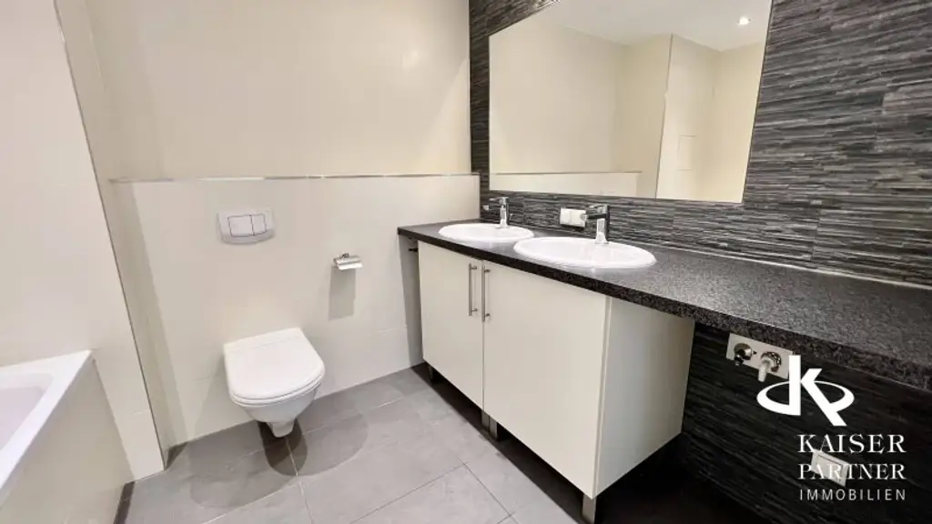 Kaasgraben, moderne 4-Zimmer-Wohnung mit 2 Balkonen, perfekte Raumaufteilung!