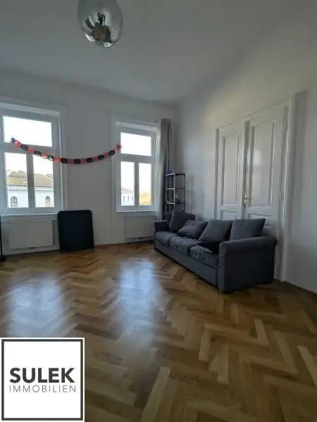 Wunderschöne Altbauwohnung mit 4 Zimmern samt Weitblick ab 1.12.25 beim Stadtpark!