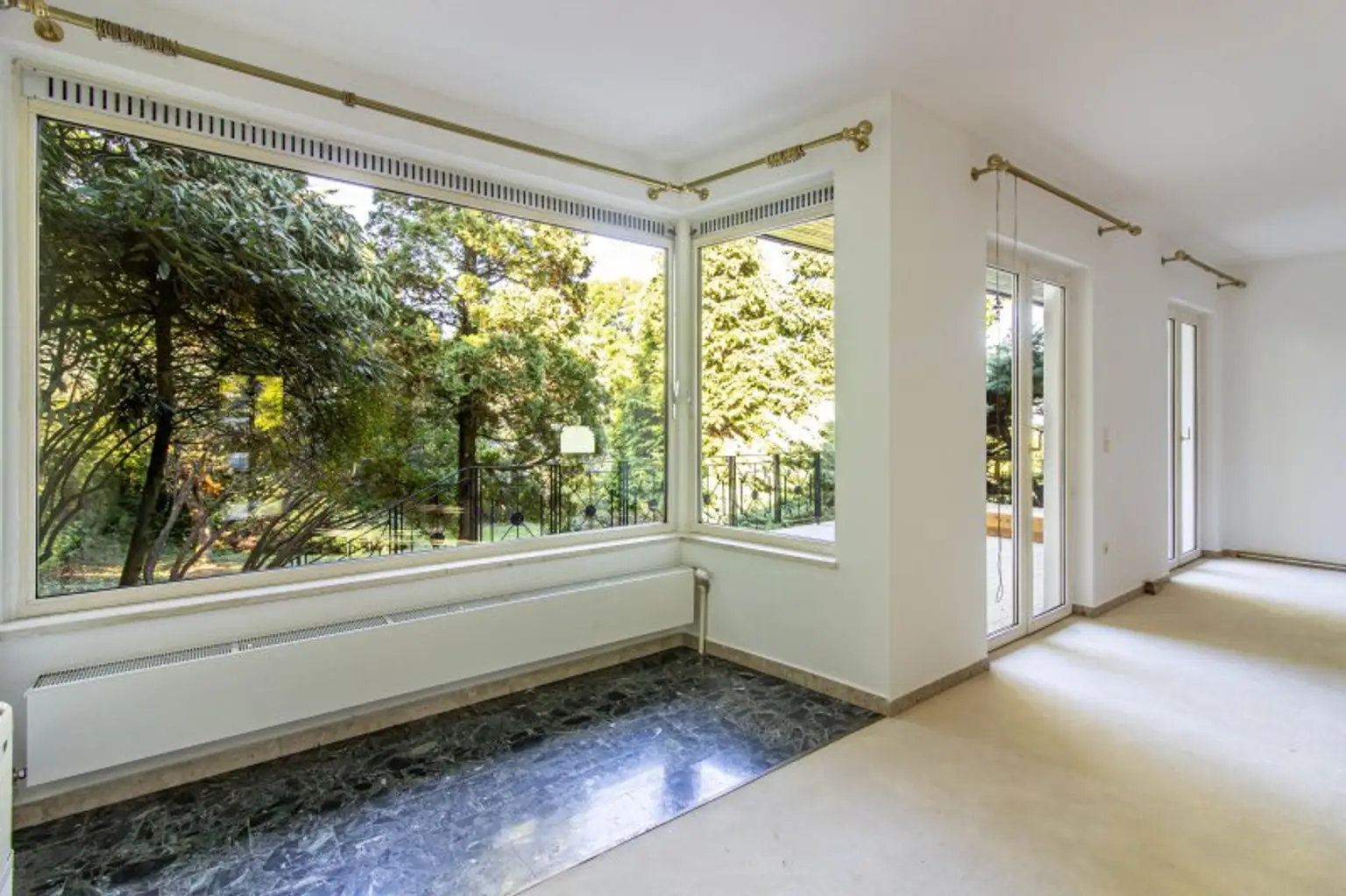 Familienheim mit Privatsphäre - Elegantes Wohnen in Harmonie mit der Natur