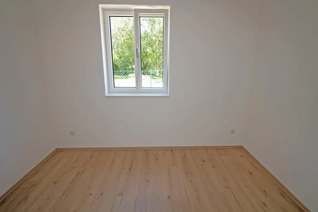 "Großzügige Doppelhaushälfte mit Terrasse und Garten zu mieten!"