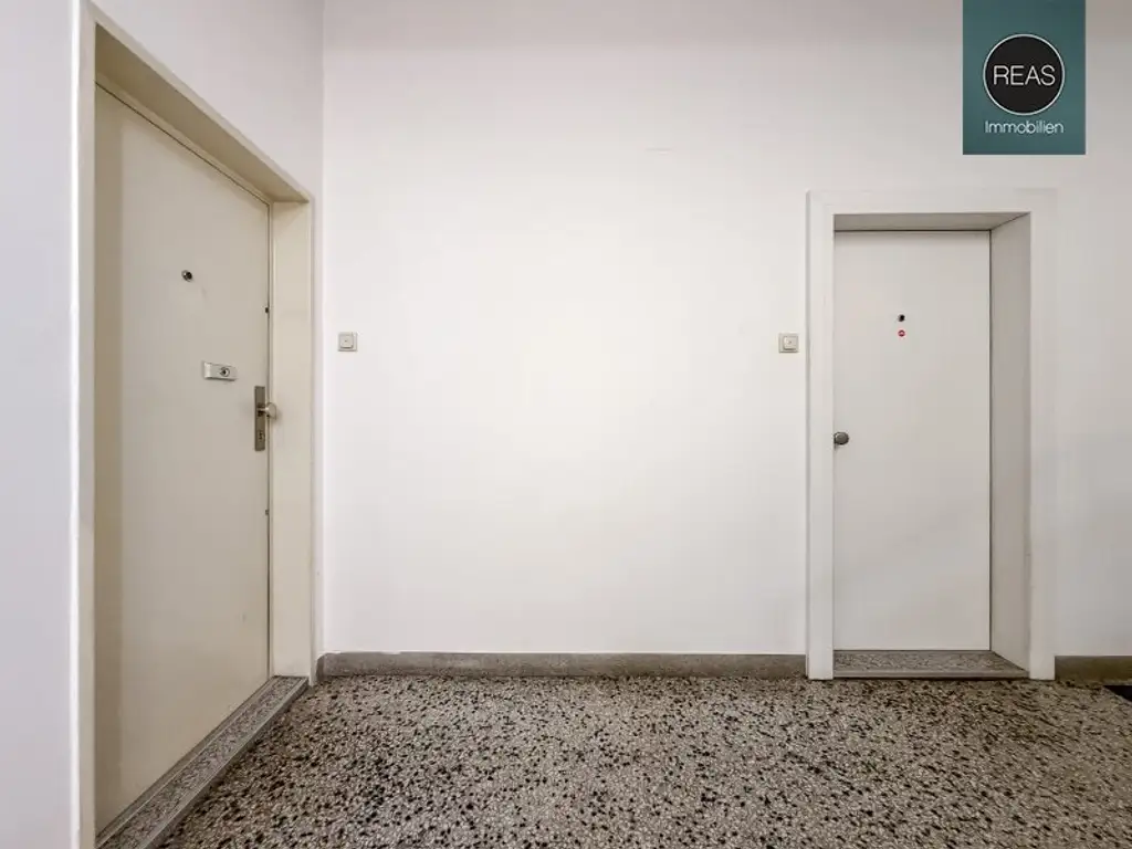 Wohnungspaket in Top-Innenstadtlage! 2 nebeneinander liegende Wohnungen mit 2 Loggien, neuen Fenstern und unverbautem Traumblick!