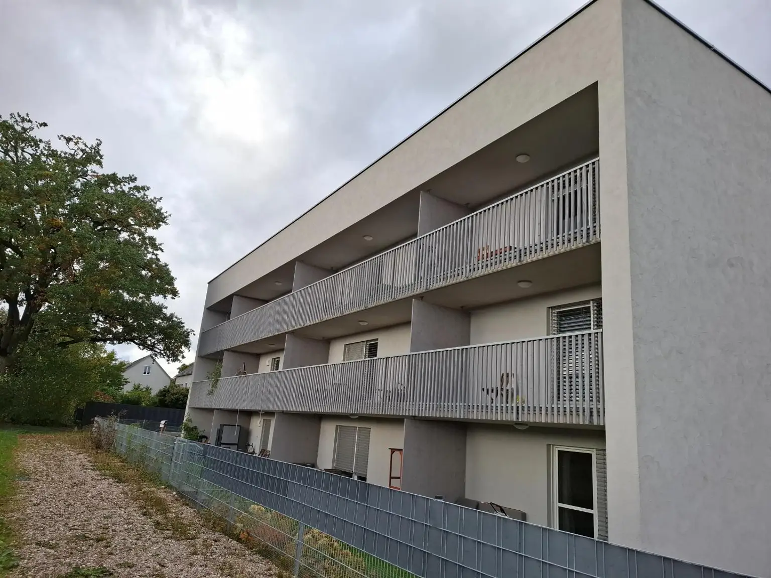 *** 2-Zimmer-Wohnung mit Loggia und Tiefgaragenstellplatz zu vermieten