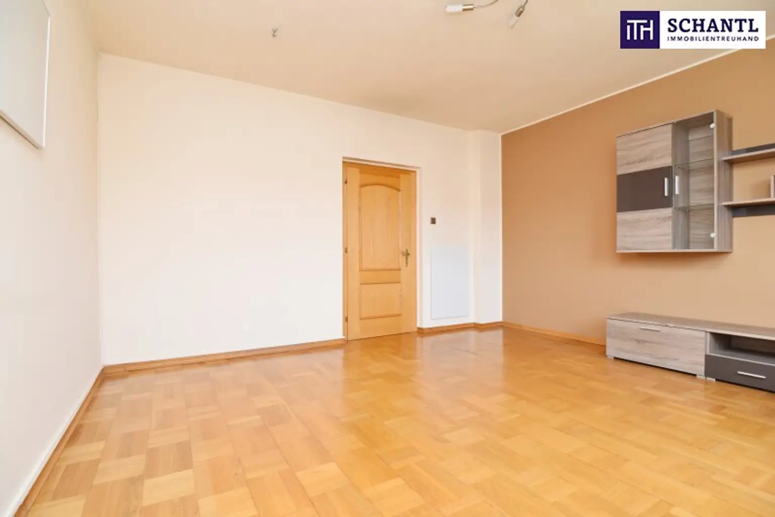 Ein Zuhause mit Raum für Leben, Generationen und Zukunft! Vielseitiges Ein- bis Zweifamilienhaus auf großem Grundstück nahe Lutzmannsburg!