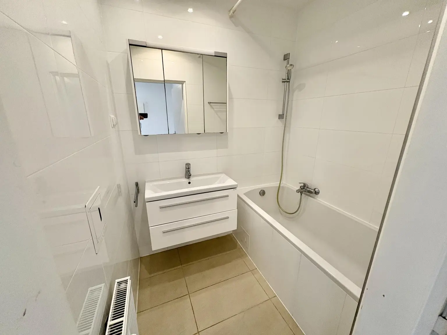 Helle, sanierte 3-Zimmer-Wohnung mit Loggia im 4. Lift-Stock – 1030 Wien