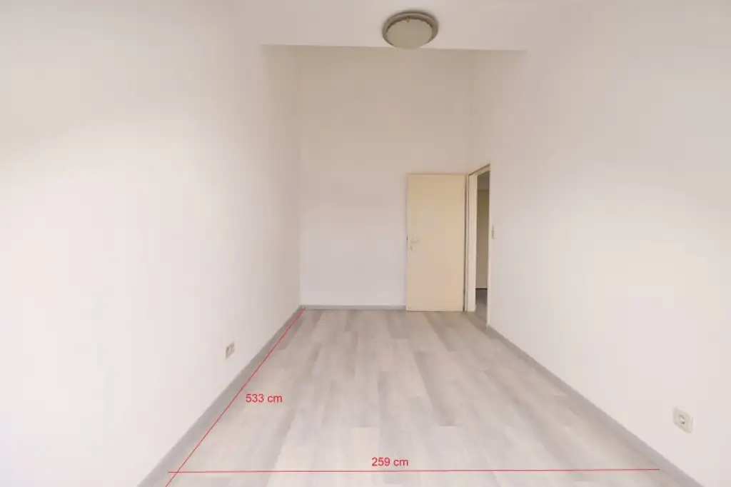 Nähe Innenstadt, Radetzkyplatz, UNBEFRISTETE Dachwohnung 3 Zimmer