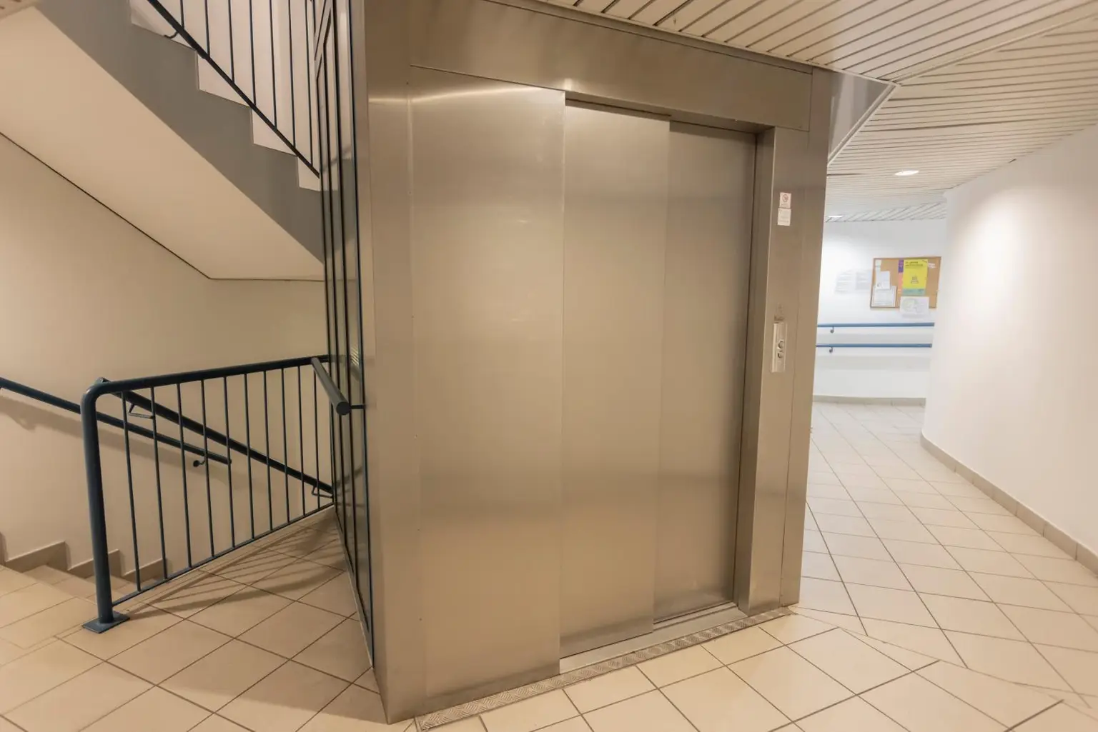 Dachgeschoß-Wohnung in U4- und Schönbrunn-Nähe