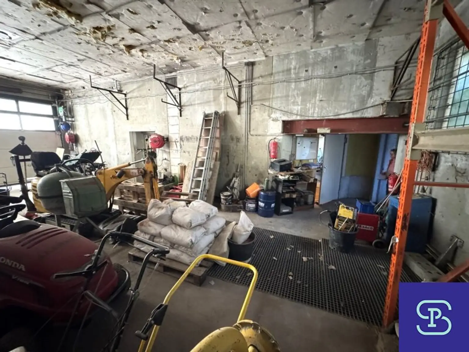 Betriebsobjekt 435m² mit Einfahrt Nähe Linzer Straße - 1140 Wien