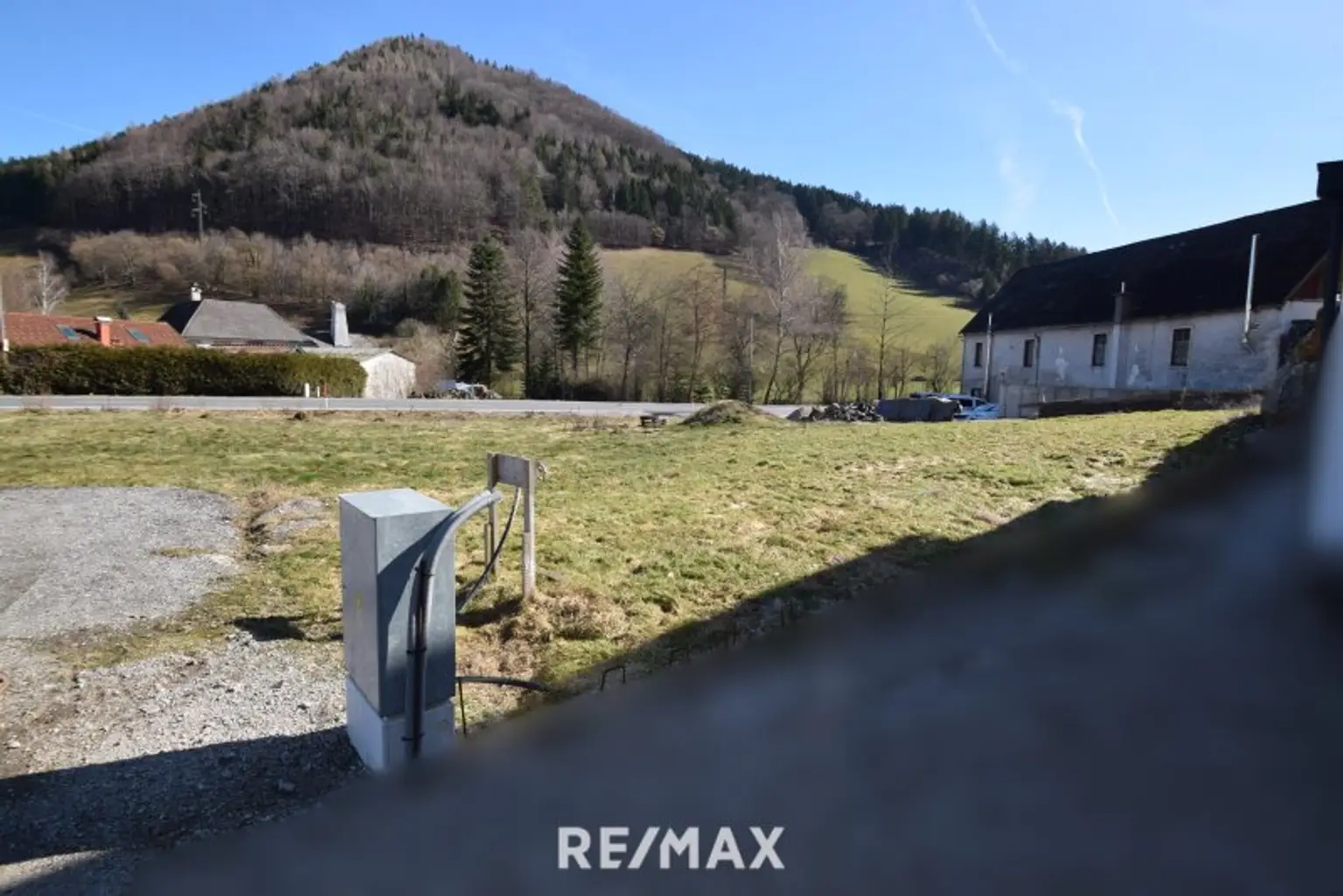 öffentliche Anschlüsse an der Grundgrenze